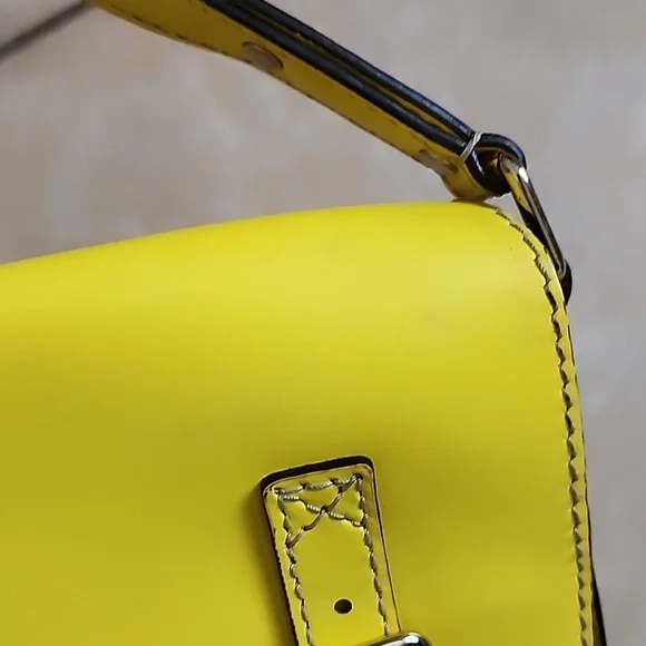 Kate Spade Essex Bagin Yellow - Picture 4 of 12